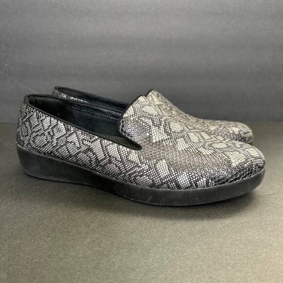Fitflop Women size 11 Audrey Python Snake Embossed Leather Slip On Shoes m97-001 - Picture 2 of 11